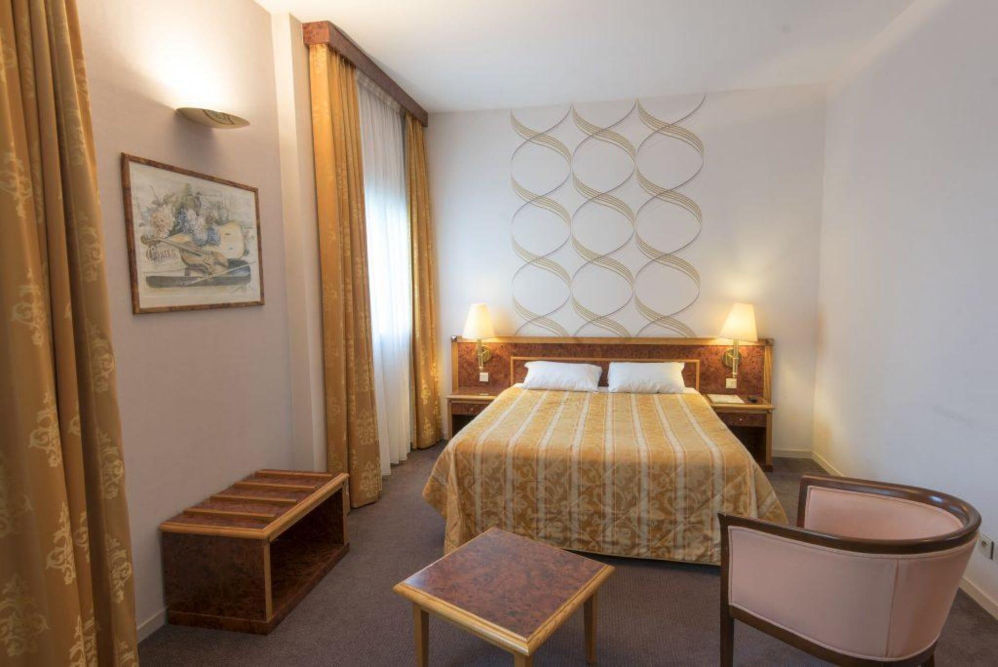 ホテル Le Manoir オルシ エクステリア 写真